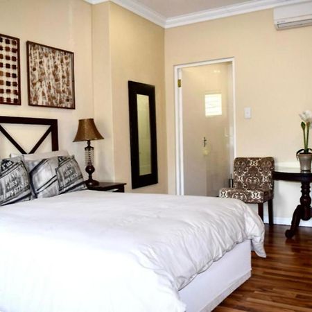 Upper Room Guesthouse Kirkwood ภายนอก รูปภาพ