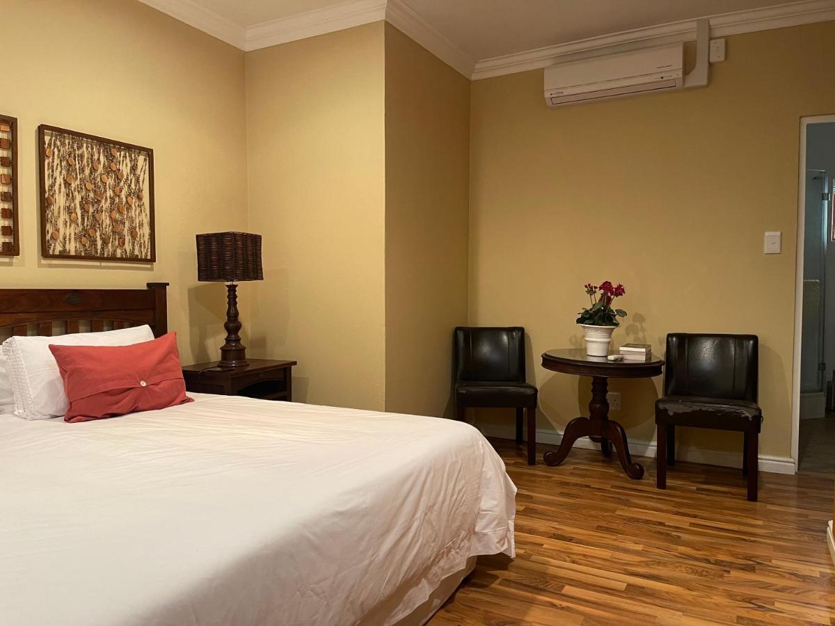 Upper Room Guesthouse Kirkwood ภายนอก รูปภาพ