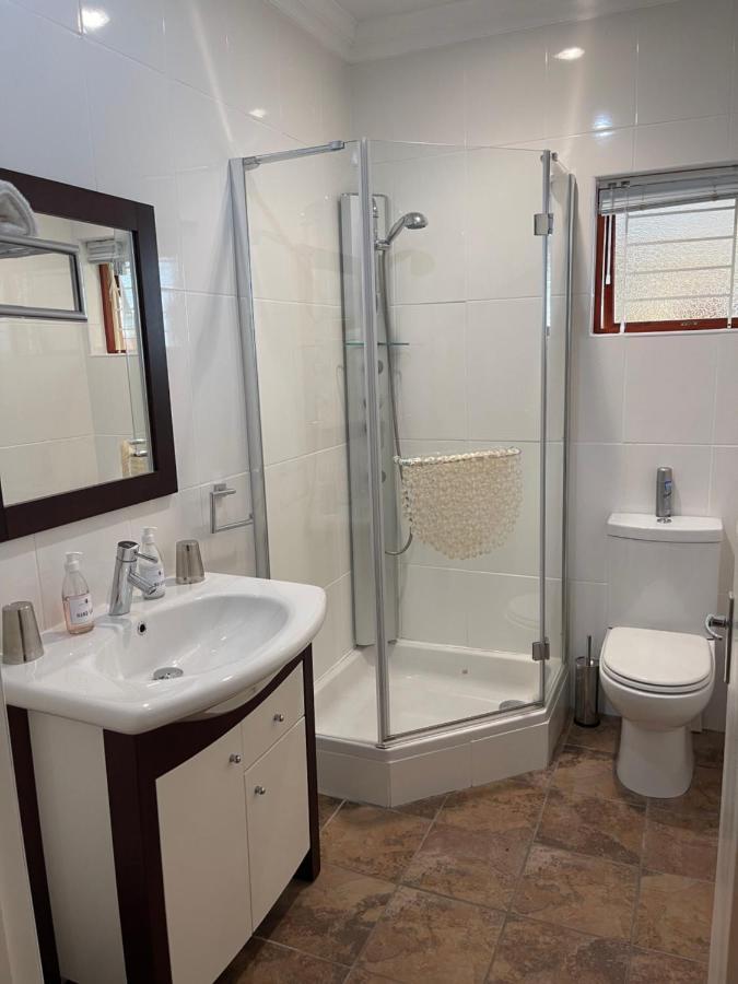 Upper Room Guesthouse Kirkwood ภายนอก รูปภาพ