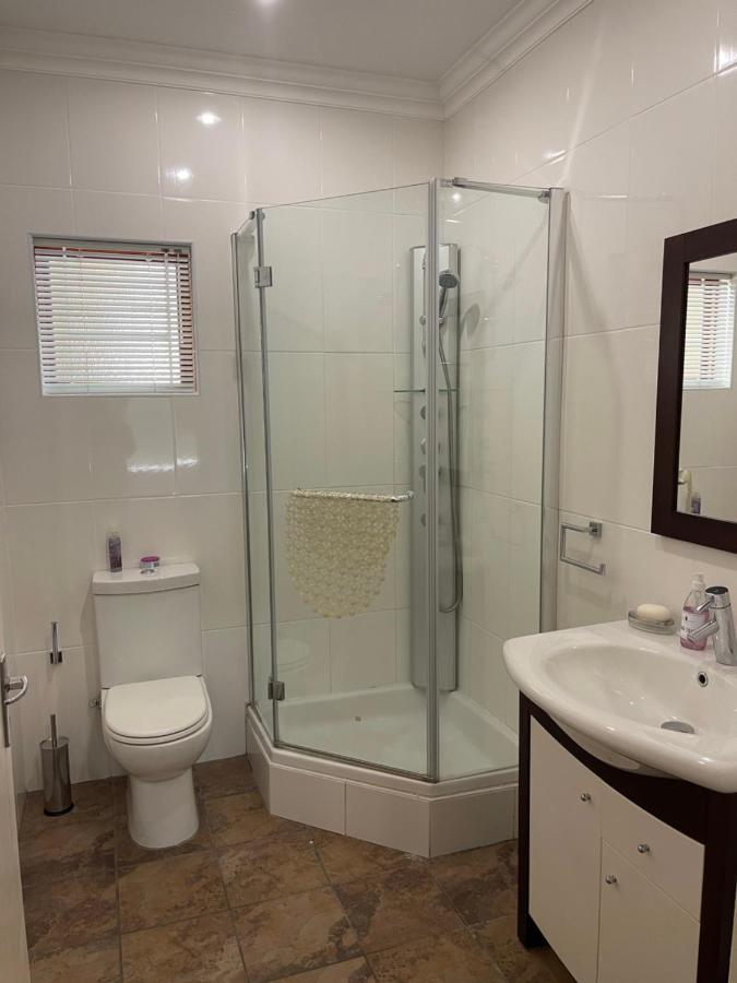 Upper Room Guesthouse Kirkwood ภายนอก รูปภาพ