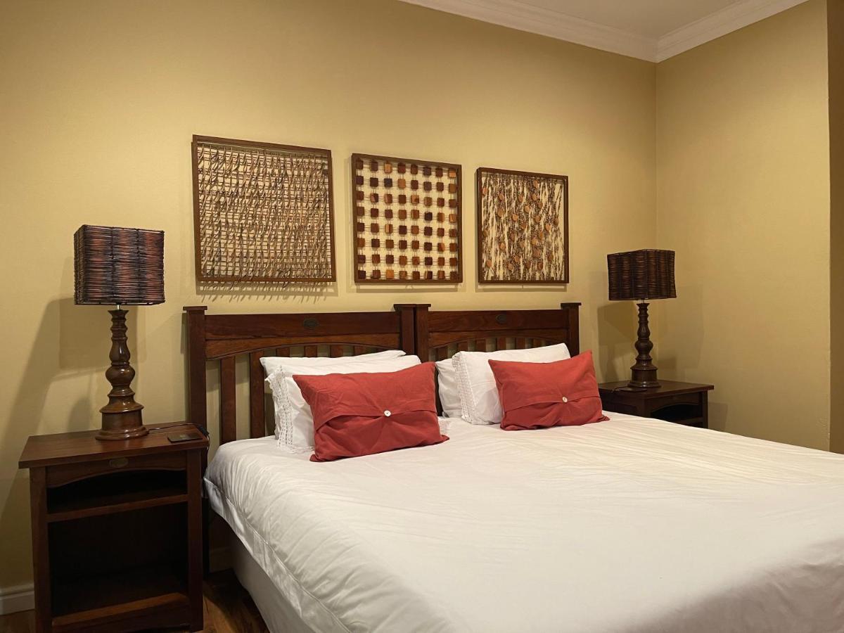Upper Room Guesthouse Kirkwood ภายนอก รูปภาพ